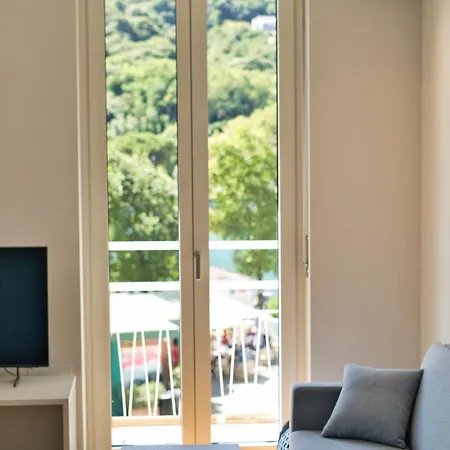 Wake Of The - Bright Waterfront * Lecco