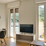 Wake Of The - Bright Waterfront Appartement Lecco