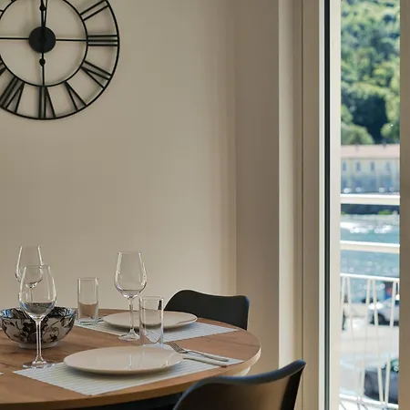 Wake Of The - Bright Waterfront * Lecco