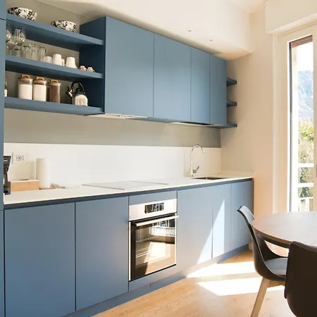 Wake Of The - Bright Waterfront * Lecco