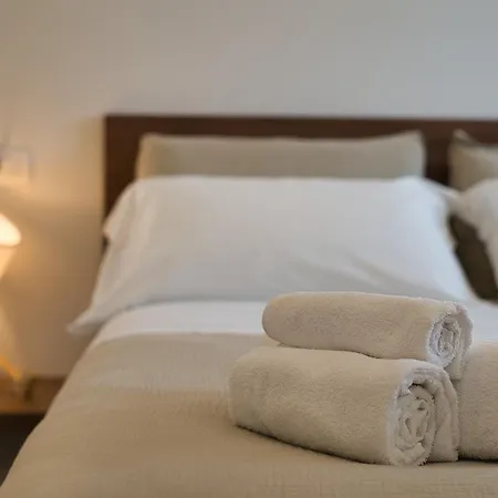 Wake Of The - Bright Waterfront Daire *