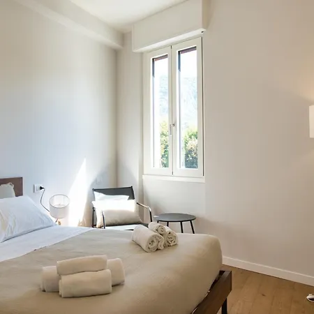 Wake Of The - Bright Waterfront