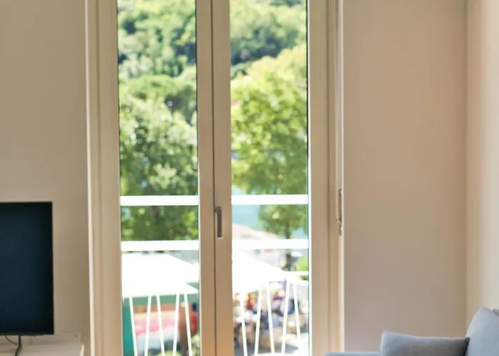 Wake Of The - Bright Waterfront * Lecco