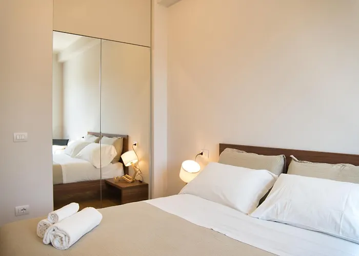 Wake Of The - Bright Waterfront * Lecco