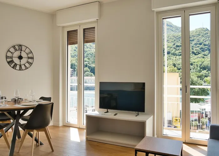 Wake Of The - Bright Waterfront Appartement Lecco